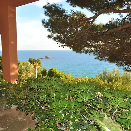 Takis On Small House With Garden And Sea View *
