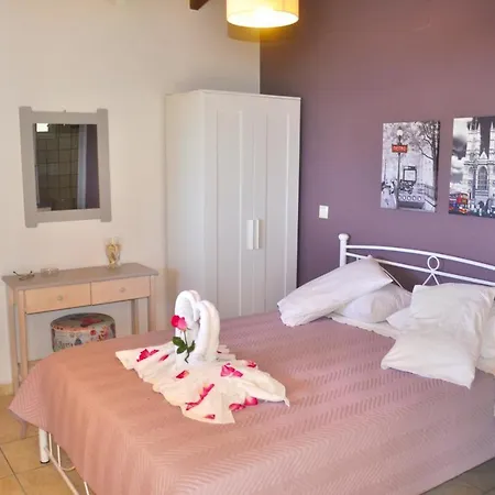 דירה Takis On Small House With Garden And Sea View
