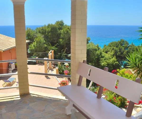 Takis On Small House With Garden And Sea View *