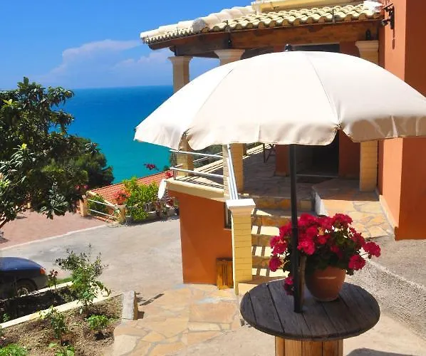 Takis On Small House With Garden And Sea View *