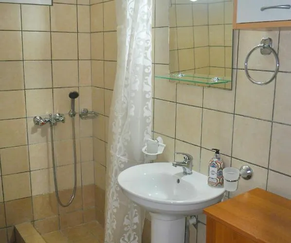 Takis On Small House With Garden And Sea View Appartement